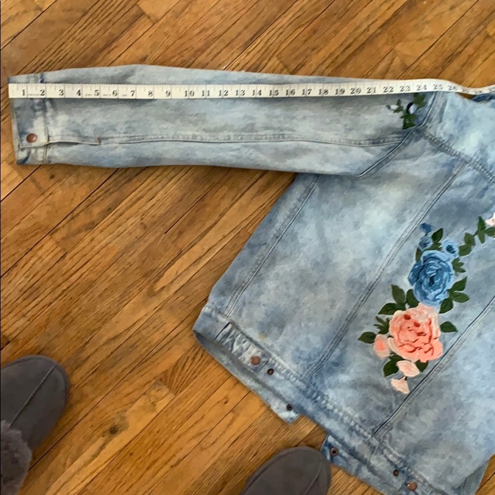 Denim jacket with floral embroidery - Picture 5 of 6